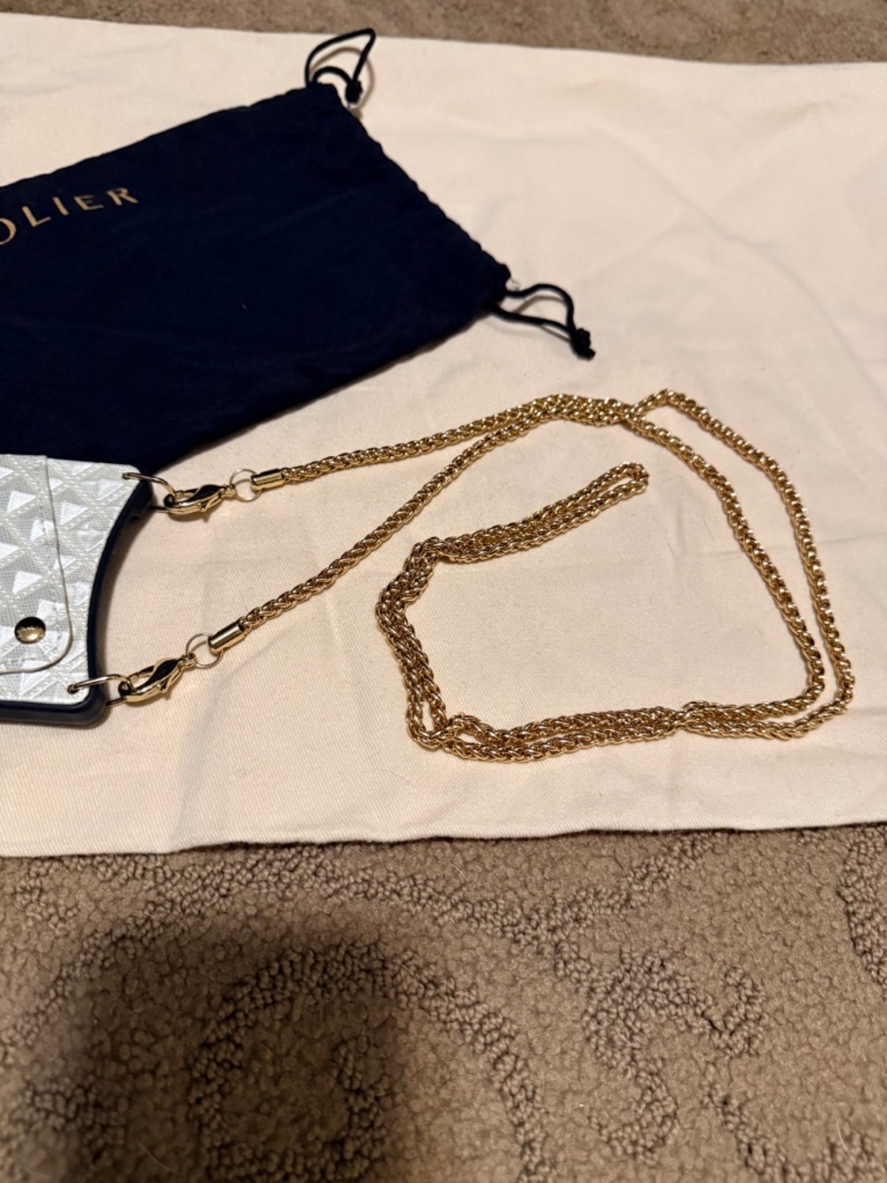 Bandolier crossbody case - Picture 4 of 5